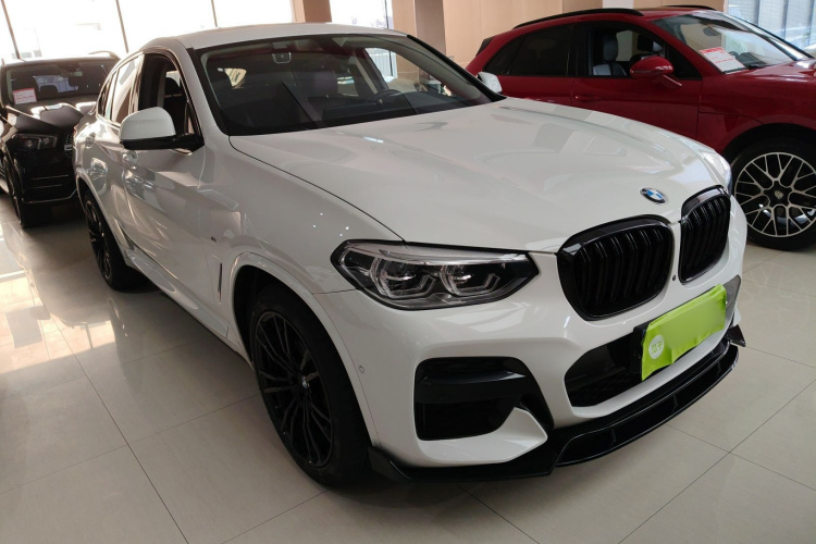 宝马X4 2021款 xDrive 25i M运动套装车身外观3