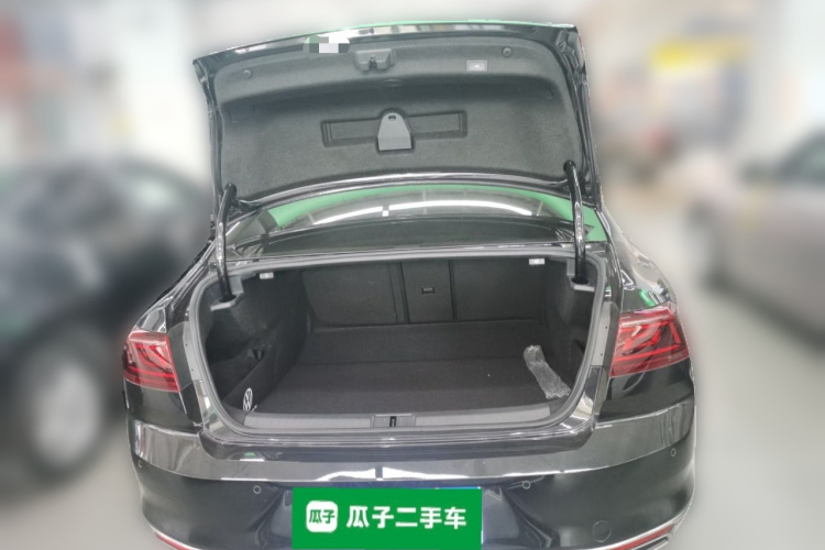 大众 迈腾 2023款 200万辆纪念版 380TSI DSG旗舰型中控内饰23