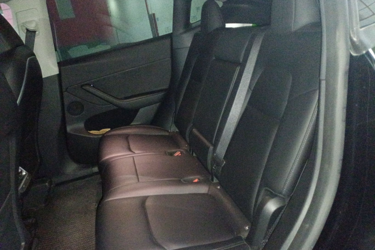 特斯拉 Model Y 2022款 改款 后轮驱动版中控内饰21