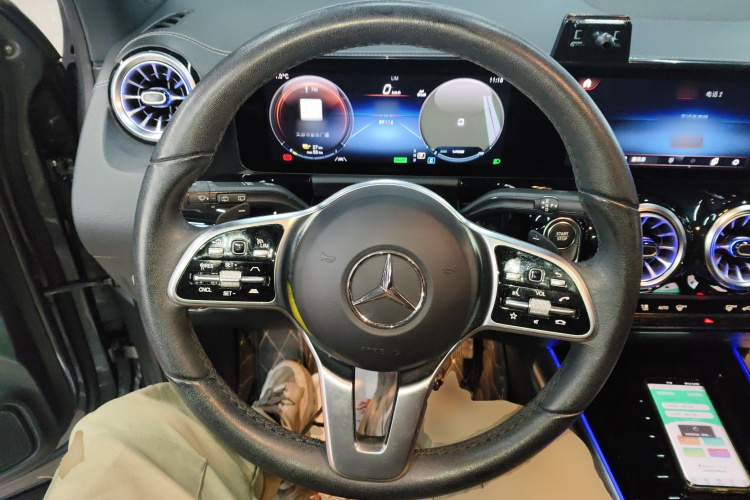 奔驰EQA 2023款 EQA 260中控内饰13