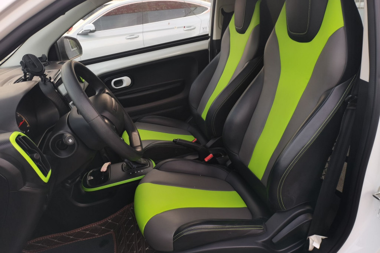 荣威 科莱威CLEVER 2021款 302km全能版中控内饰19