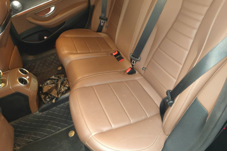 奔驰E级 2018款 改款 E 200 L 运动型中控内饰21