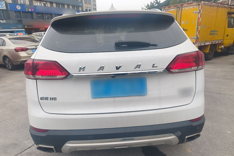 哈弗H6 2017款 蓝标 2.0T 自动两驱智尚型车身外观6