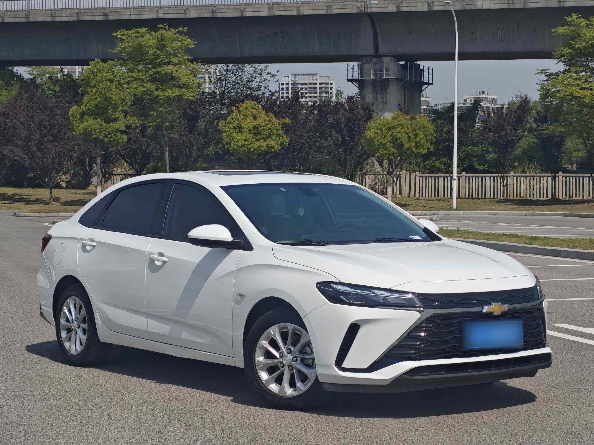 雪佛兰 科鲁泽 2023款 1.5L 双离合悦享版(3)