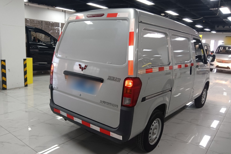 五菱汽车 五菱之光 2023款 1.5L 实用型封窗版 2座车身外观6005