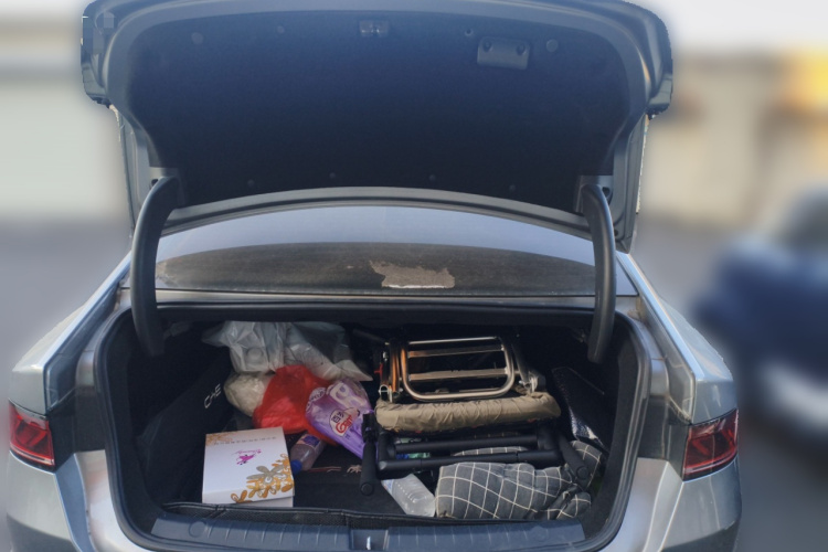 比亚迪 秦PLUS 2023款  冠军版 DM-i 120KM超越型中控内饰23