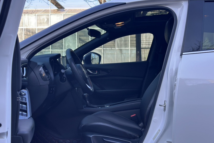 马自达CX-4 2021款 2.0L 自动两驱蓝天活力版中控内饰7011