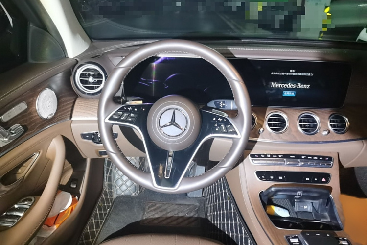 奔驰E级 2023款 改款 E 300 L 豪华型局部细节13