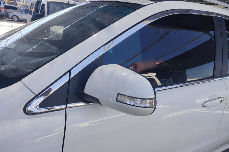 比亚迪S6 2014款 2.0L 手动豪华型 5座车身外观6014