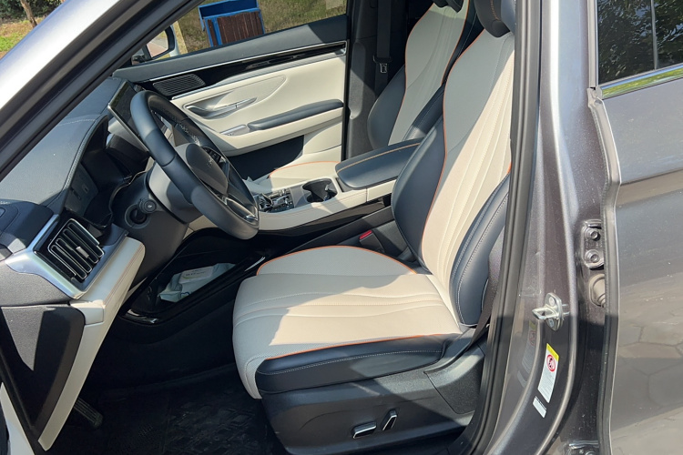 比亚迪 宋PLUS新能源 2023款 冠军版 DM-i 110KM 旗舰PLUS局部细节19