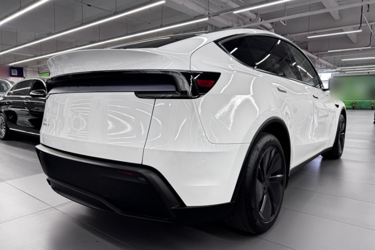 特斯拉 Model Y 2025款 后轮驱动版车身外观6004