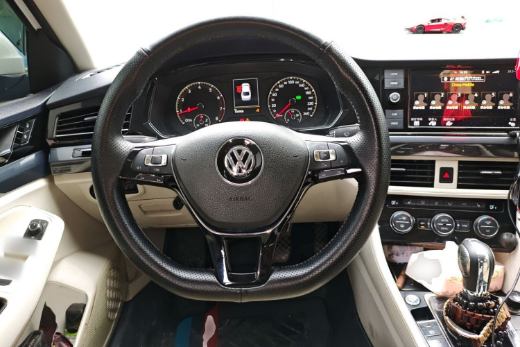 大众 宝来 2019款 280TSI DSG豪华型中控内饰13