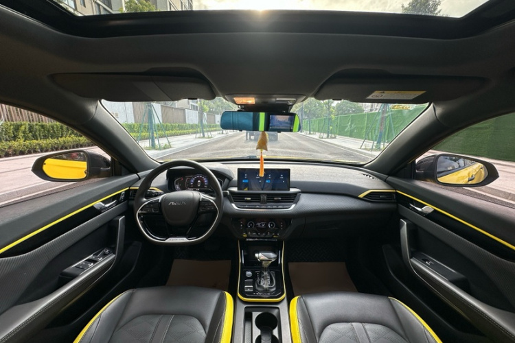 东风风神 奕炫 2021款 230T 自动追猎骑士版中控内饰7001