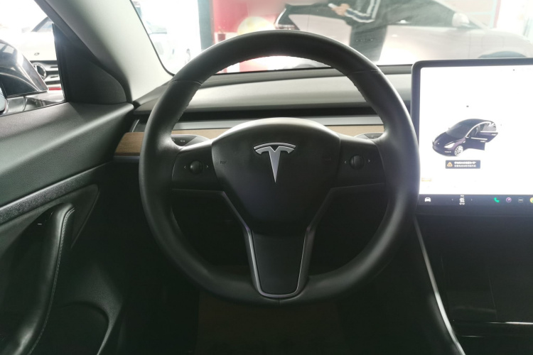 特斯拉 Model 3 2019款 标准续航后驱升级版中控内饰13