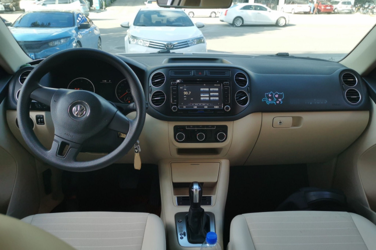 大众 途观 2015款 1.8TSI 自动两驱风尚版中控内饰12