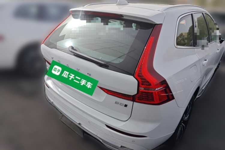 沃尔沃XC60 2025款 B5 四驱智远豪华版车身外观7