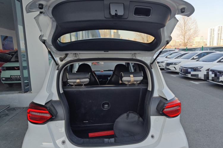 零跑汽车 零跑T03 2023款 200轻享版机舱底盘23