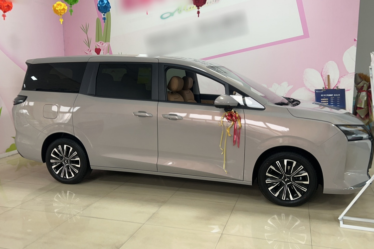 五菱汽车 星光730 2025款 1.5T CVT 精英型车身外观6002