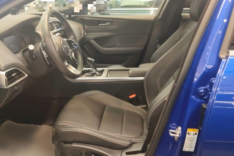 捷豹XEL 2020款 2.0T 200PS R-DYNAMIC S进取运动版中控内饰19