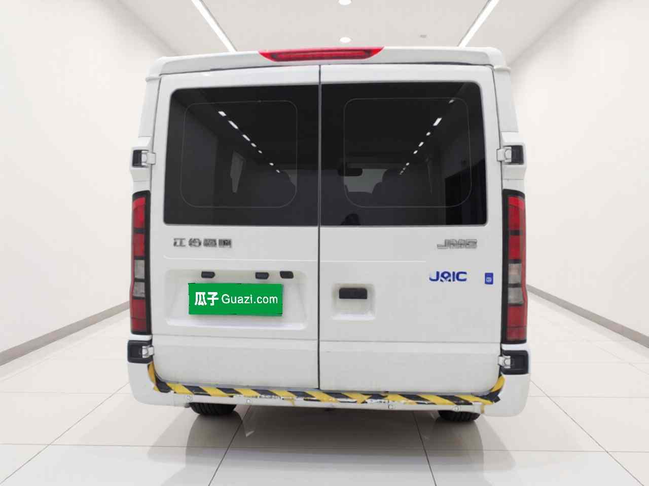江铃福顺 2025款 2.0T  6MT柴油短轴低顶商运型多功能乘用车5/6座对开尾门(5)