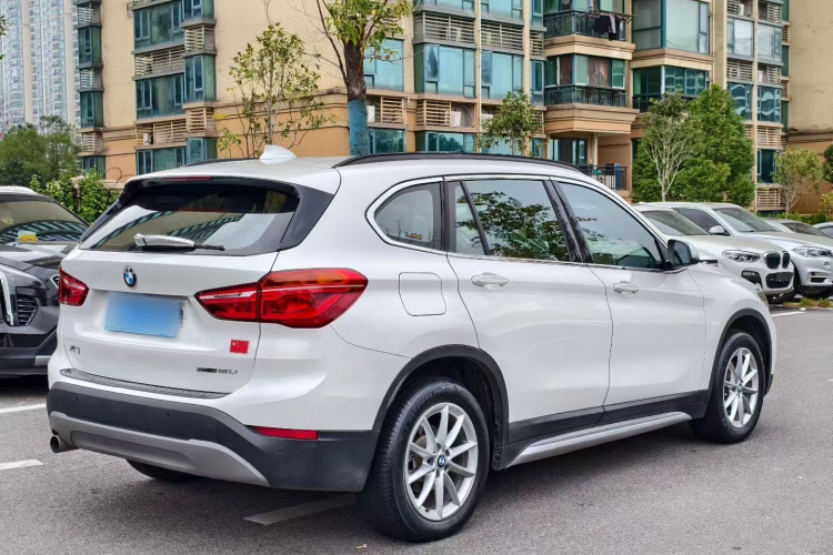 宝马X1 2019款 sDrive18Li 时尚型车身外观6005