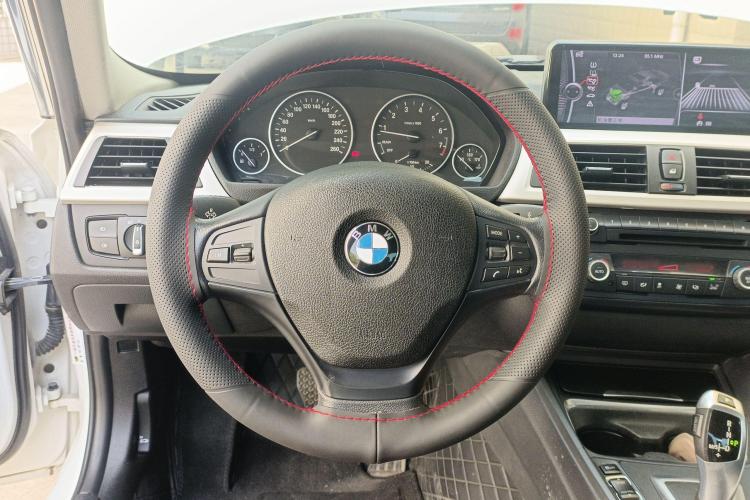 宝马3系 2014款 320Li 时尚型中控内饰13