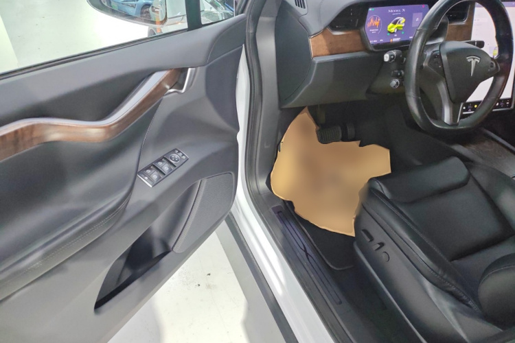 特斯拉 Model X 2020款 长续航升级版中控内饰20