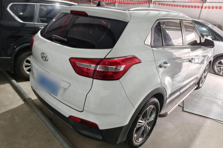 北京现代ix25 2015款 1.6L 自动两驱智能型GLS车身外观6004