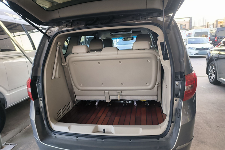 别克GL8 2018款 28T 尊贵型 国VI机舱底盘23