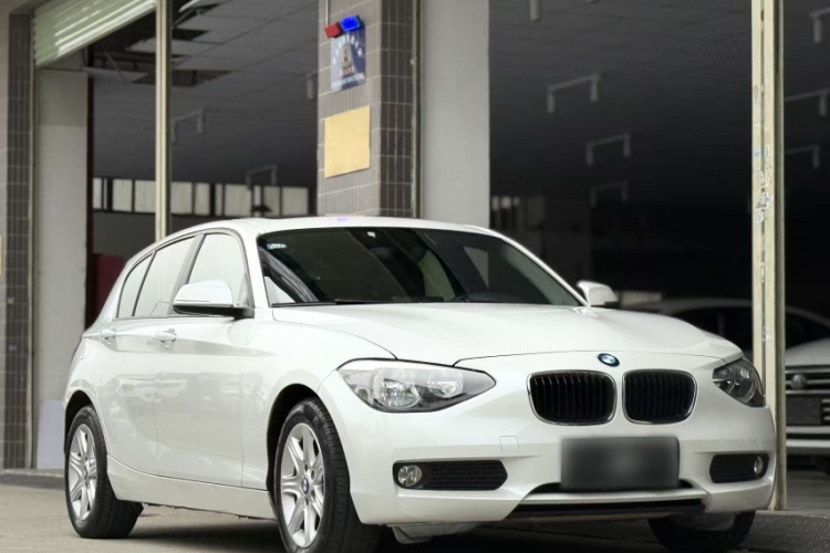 宝马1系(进口) 2013款 改款 116i 领先型车身外观6006