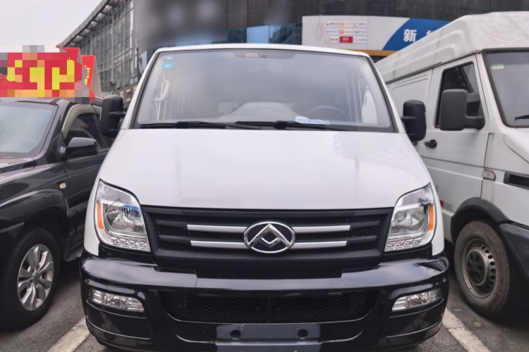 上汽大通MAXUS 新途V80 2019款 2.5T经典款6挡手动傲运通改款短轴超低顶5/6座车身外观2