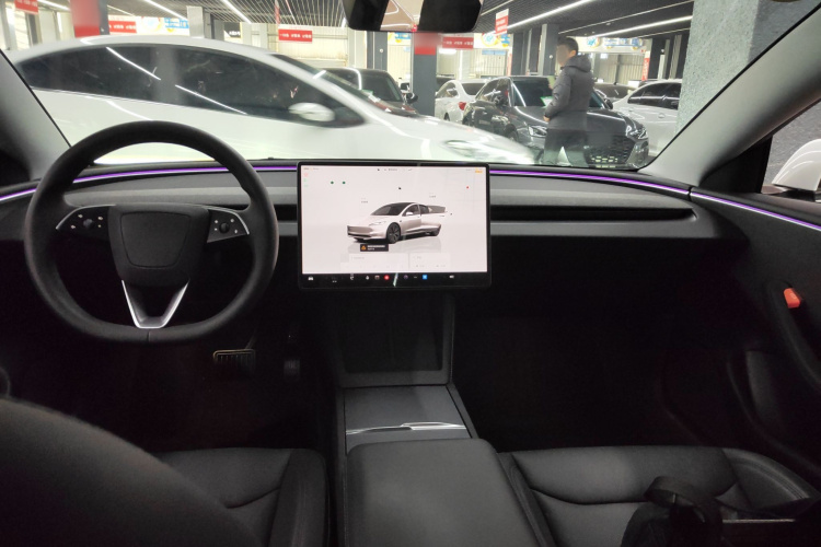 特斯拉 Model 3 2025款 后轮驱动版中控内饰7002