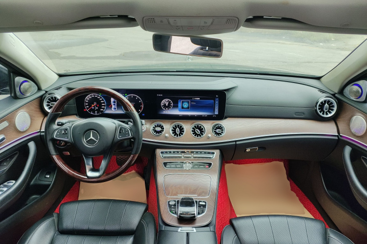 奔驰E级 2018款 E 200 L中控内饰12