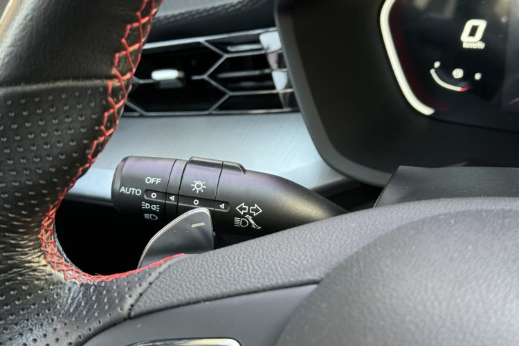 名爵 MG5 2021款 300TGI DCT青奢豪享版中控内饰7005