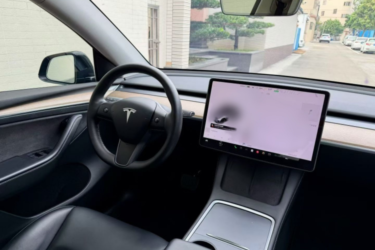 特斯拉 Model Y 2021款 标准续航后驱版中控内饰7005