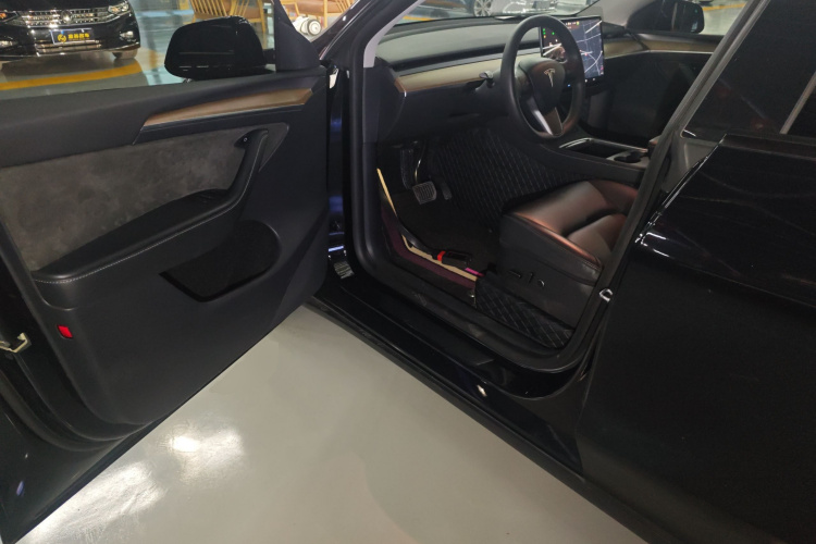 特斯拉 Model Y 2021款 标准续航后驱版中控内饰20