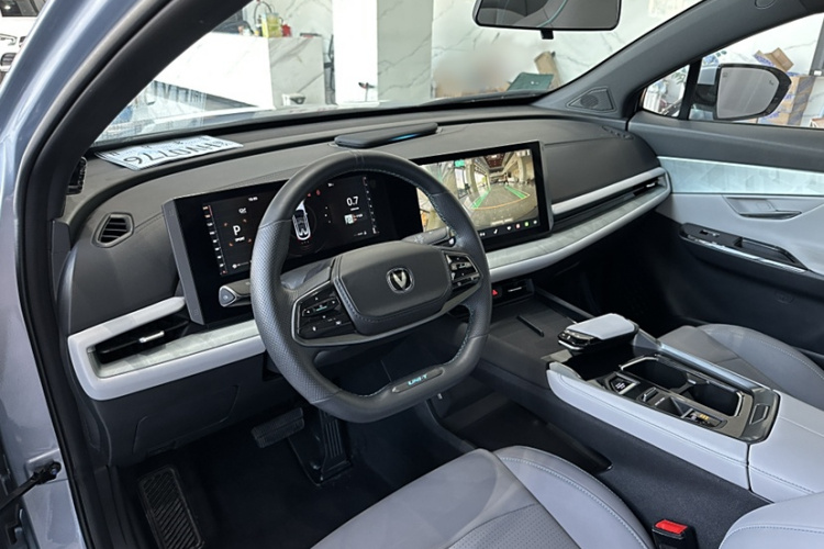 长安UNI-T 2023款 第二代 1.5T 旗舰型中控内饰7005