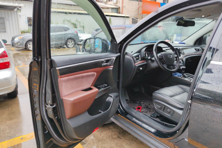 广汽传祺 传祺GS8 2017款 320T 两驱豪华智联版（七座）中控内饰7003