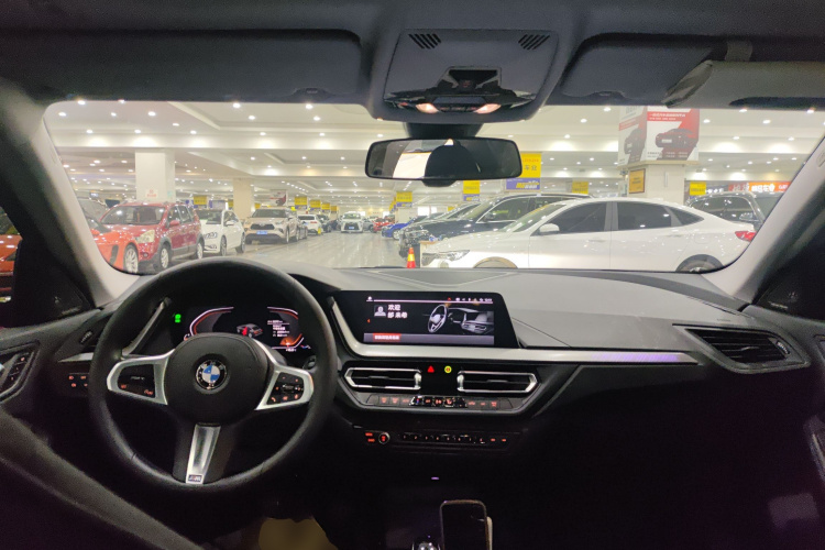 宝马2系(进口) 2023款 225i 四门轿跑车 M运动曜夜套装中控内饰12