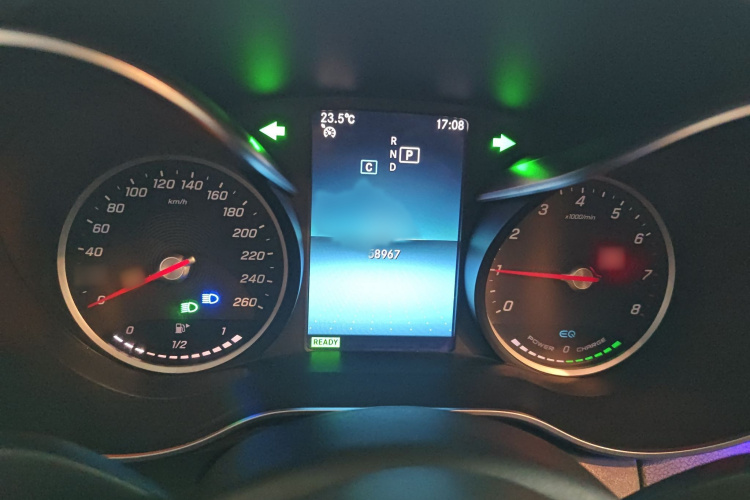 奔驰C级 2019款 C 260 L 运动版局部细节14