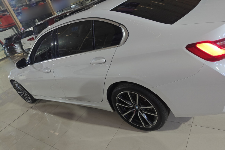 宝马3系 2024款 320Li M运动套装车身外观4