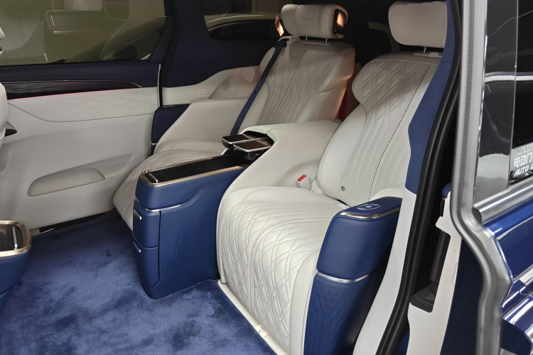 别克GL8 2022款 Avenir艾维亚 四座尊礼版中控内饰7004