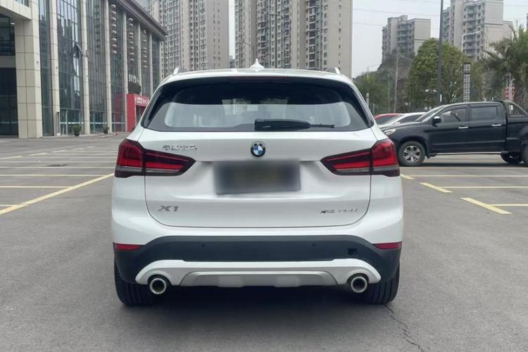 宝马X1 2020款 xDrive25Li 尊享型车身外观6004