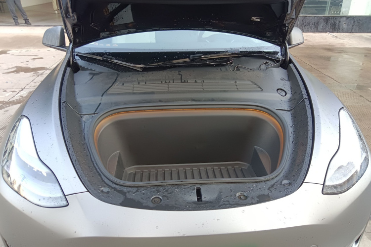 特斯拉 Model Y 2021款 Performance高性能全轮驱动版局部细节24