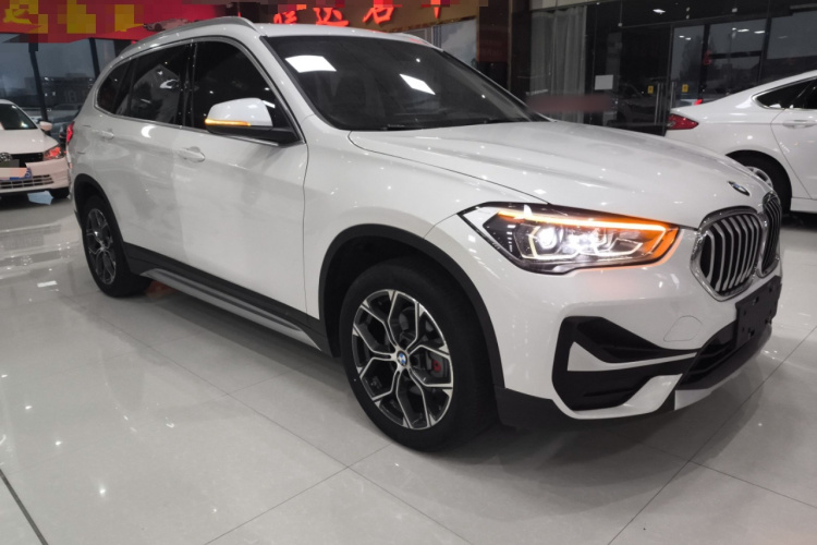 宝马X1 2020款 sDrive20Li 尊享型车身外观3
