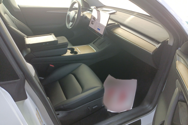 特斯拉 Model Y 2022款 改款 后轮驱动版局部细节41