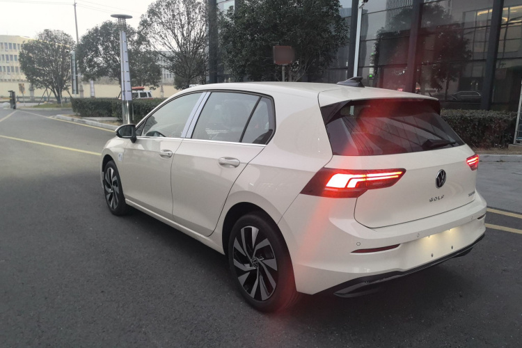 大众 高尔夫 2025款 改款 300TSI R-Line车身外观6005