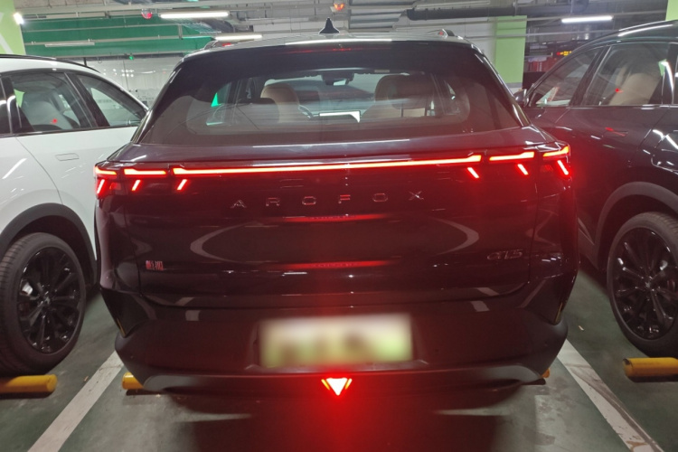 ARCFOX极狐 极狐 阿尔法T5(ARCFOX αT5) 2025款 520 MAX车身外观6