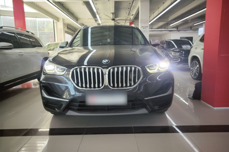宝马X1 2022款 sDrive25Li 领先型车身外观6001