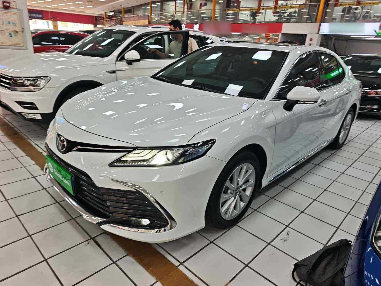 丰田 凯美瑞 2023款 2.0G 豪华版(2)
